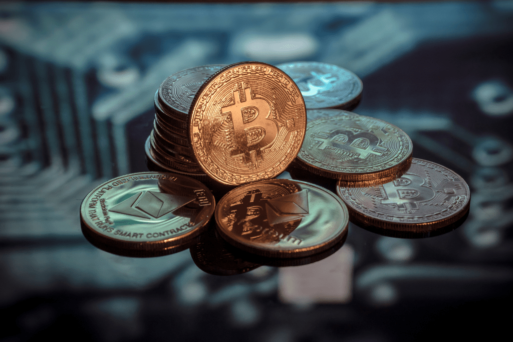 Principais criptomoedas se estabilizam após intervenção dos EUA no colapso do SVB