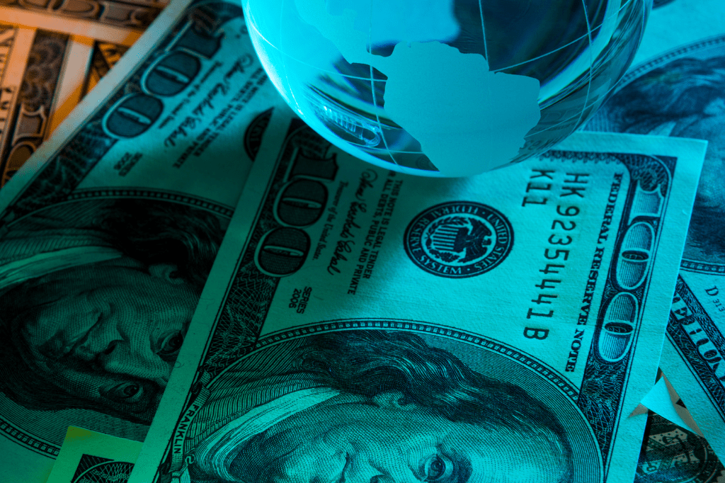 Dólar a R$ 4,80: É o momento ideal para investir no&nbsp;exterior?